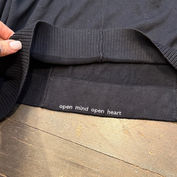 lululemon athletica Black Women's Poncho Sweater - Picture 4 of 4